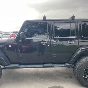 2017 JEEP WRANGLER UNLIMITED SAHARA — фото 4