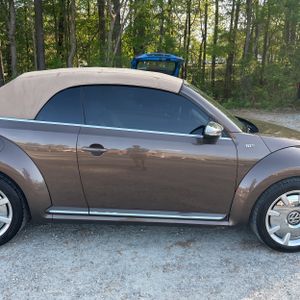 VOLKSWAGEN BEETLE CONVERTIBLE 2.5L 70S EDITION - 9