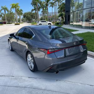 صورة 5 لـ 2024 Lexus IS 300 BASE