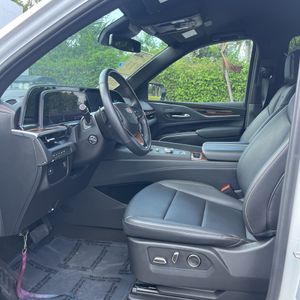 2024 Cadillac ESCALADE ESV LUXURY thumbnail 32