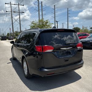 2020 Chrysler VOYAGER LXI — фото 5
