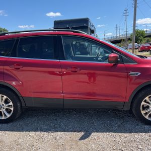صورة مصغرة 11 لـ 2017 FORD ESCAPE SE