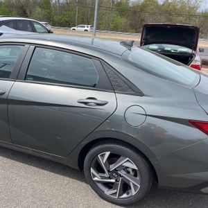 HYUNDAI ELANTRA SEL SPORT - 6