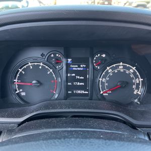 2020 Toyota 4RUNNER SR5 — миниатюра 39