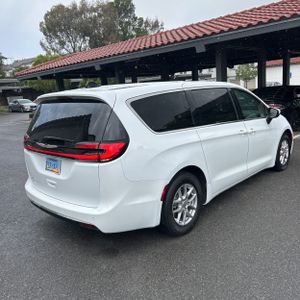 CHRYSLER PACIFICA TOURING L - 8