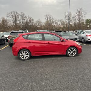 HYUNDAI ACCENT SE - 10