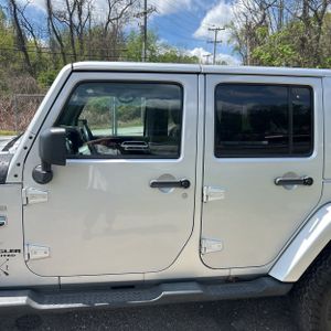 JEEP WRANGLER UNLIMITED SAHARA - 4
