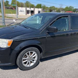 DODGE GRAND CARAVAN SXT - 2