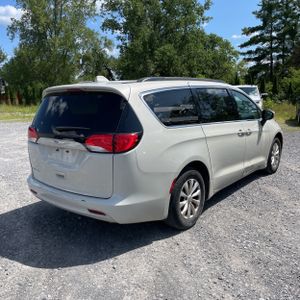 2017 Chrysler PACIFICA TOURING — фото 8