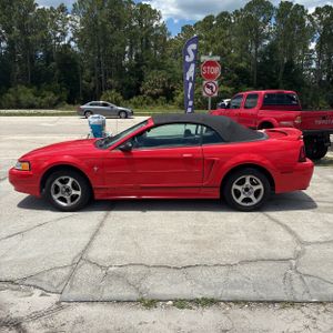 FORD MUSTANG BASE - 3