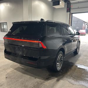 LINCOLN NAVIGATOR RESERVE - 8