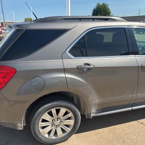 2010 Chevrolet EQUINOX LT photo 9