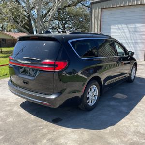 CHRYSLER PACIFICA TOURING L - 8