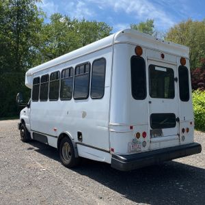 FORD E-350 CUTAWAY - 5