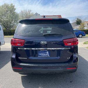 KIA SEDONA LX - 7
