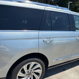 2024 Lincoln NAVIGATOR RESERVE photo 9