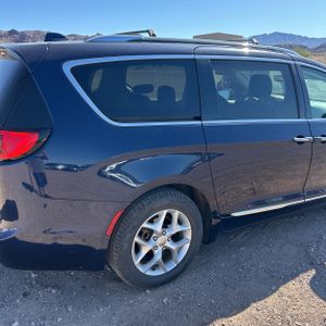 CHRYSLER PACIFICA TOURING L PLUS - 9