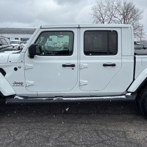 Jeep Gladiator Overland - 4