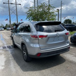 صورة 5 لـ 2016 Toyota HIGHLANDER XLE
