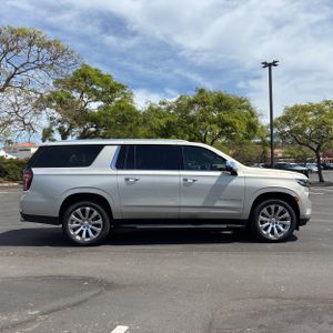 CHEVROLET SUBURBAN PREMIER - 10