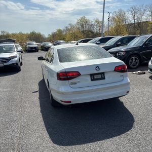 VOLKSWAGEN JETTA 1.4T SE - 5