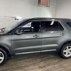 FORD EXPLORER XLT - 4