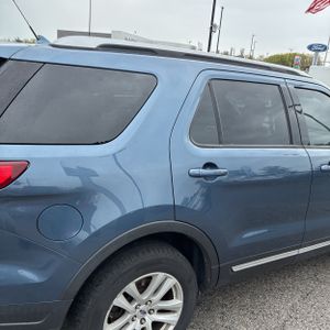 FORD EXPLORER XLT - 8