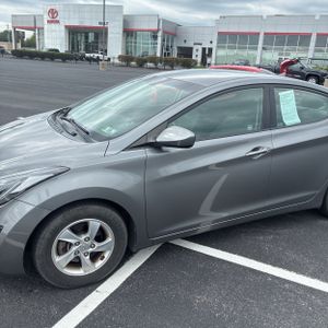 صورة 2 لـ 2014 Hyundai ELANTRA SE