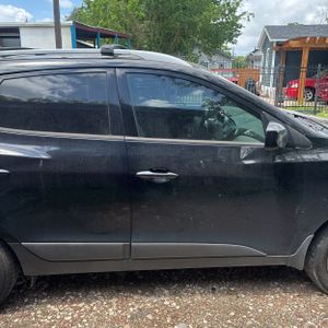 HYUNDAI TUCSON SE - 10