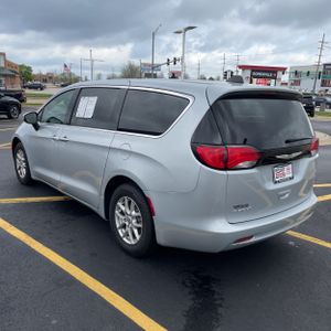 CHRYSLER VOYAGER LX - 5