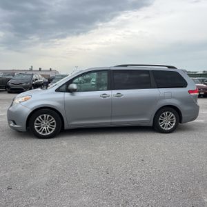 TOYOTA SIENNA - 3