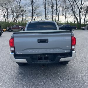 Toyota Tacoma TRD Off-Road - 7