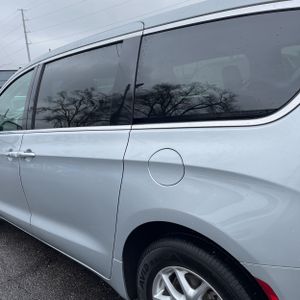 CHRYSLER PACIFICA TOURING L - 6