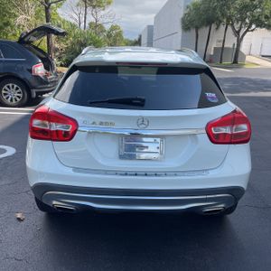 MERCEDES-BENZ GLA - 7