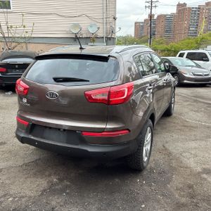 KIA SPORTAGE LX - 8