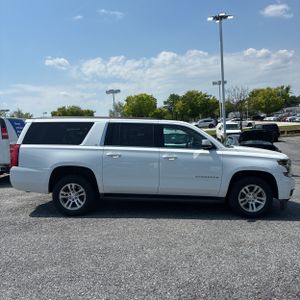 CHEVROLET SUBURBAN - 9