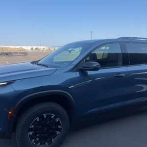2025 Chevrolet TRAVERSE Z71 照片 2