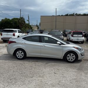 صورة 10 لـ 2016 Hyundai ELANTRA SE