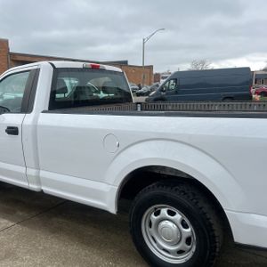 FORD F-150 XL - 6