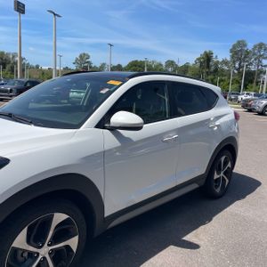 HYUNDAI TUCSON VALUE - 2