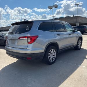 HONDA PILOT LX - 8