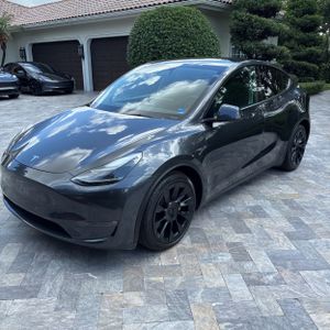 TESLA MODEL Y LONG RANGE - 1