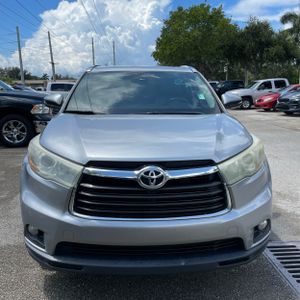 صورة 14 لـ 2016 Toyota HIGHLANDER XLE