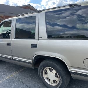 CHEVROLET TAHOE LS - 6