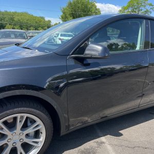 TESLA MODEL Y LONG RANGE - 2
