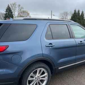 FORD EXPLORER XLT - 9