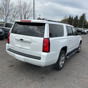 CHEVROLET SUBURBAN LT - 8