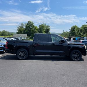 صورة 10 لـ 2022 Toyota TUNDRA PLATINUM
