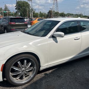 صورة 2 لـ 2019 Chrysler 300 TOURING