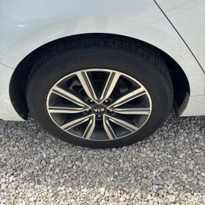 2019 KIA OPTIMA LX — миниатюра 19